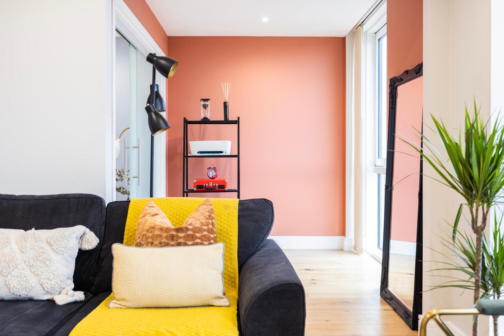 Luxury 1 Bedroom Near Westfield Stratford - 10 Min Walk Apartment *